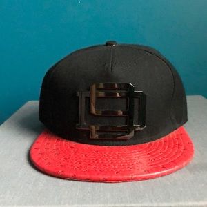 DNINE reserve black and red hat